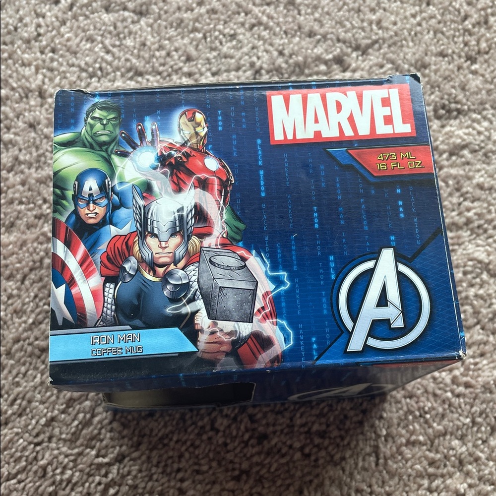Marvel Iron Man Red and Gold Action Figure - Picture 4 of 8